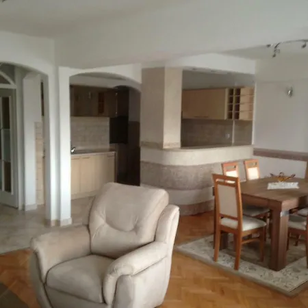 Apartman Exclusive Apartmant In The Center Of Near The Main Train/bus Station *