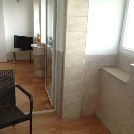 Apartman Exclusive Apartmant In The Center Of Near The Main Train/bus Station Szkopje