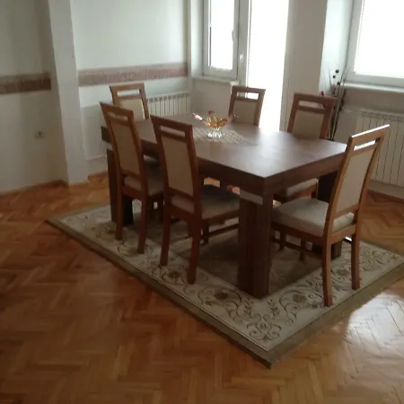 Exclusive Apartmant In The Center Of Near The Main Train/bus Station Apartman *